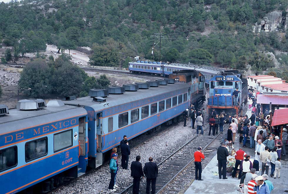 http://trains-worldexpresses.com/800/822-20m.JPG